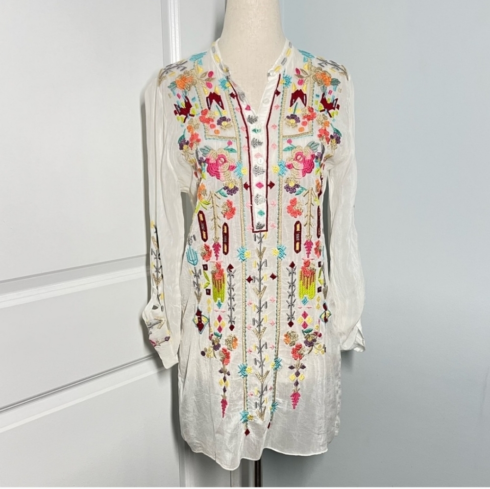 Johnny Was Embroidered half button down tunic blouse size XS